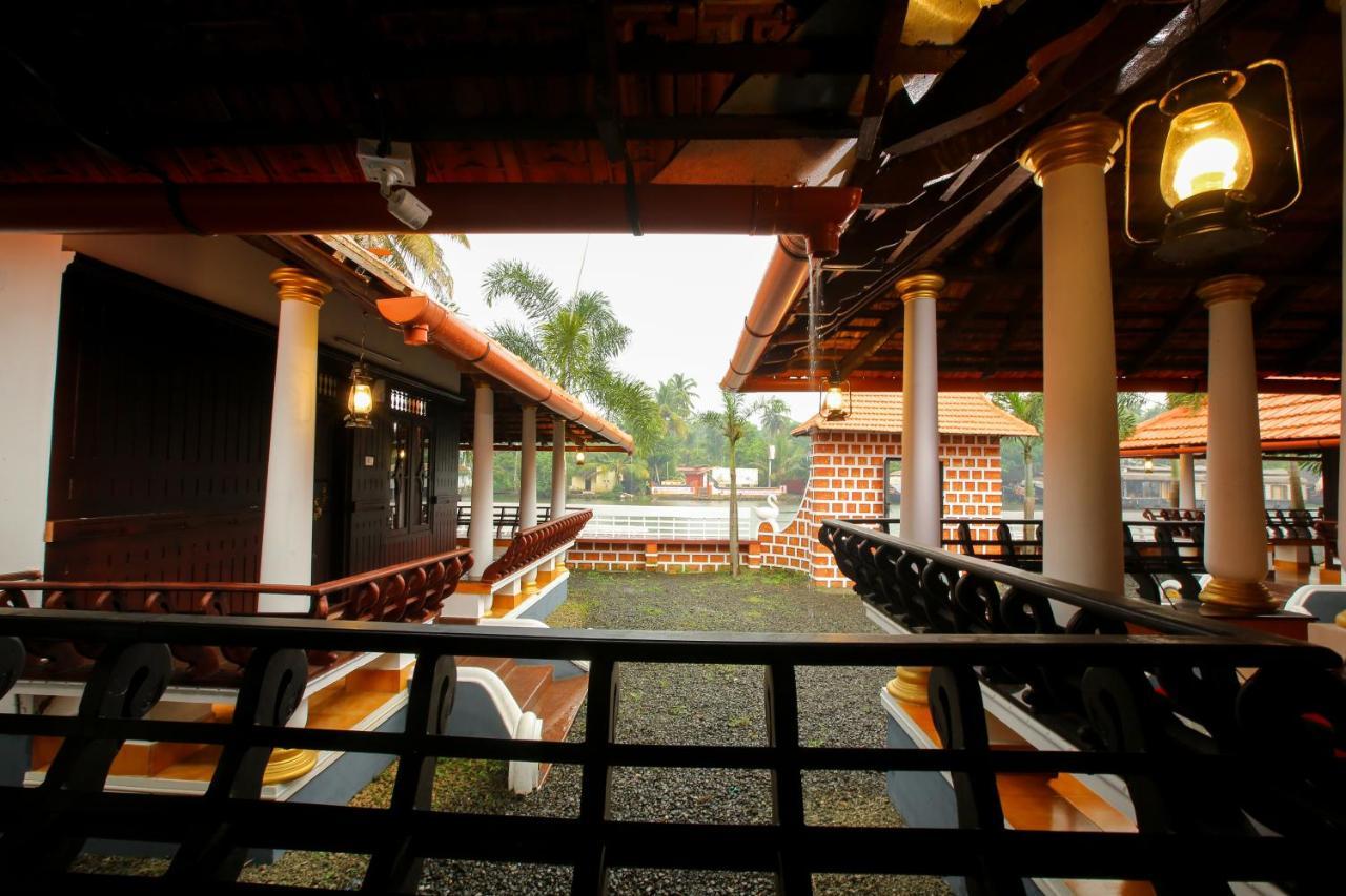 Palmy Lake Resort Alappuzha Ngoại thất bức ảnh