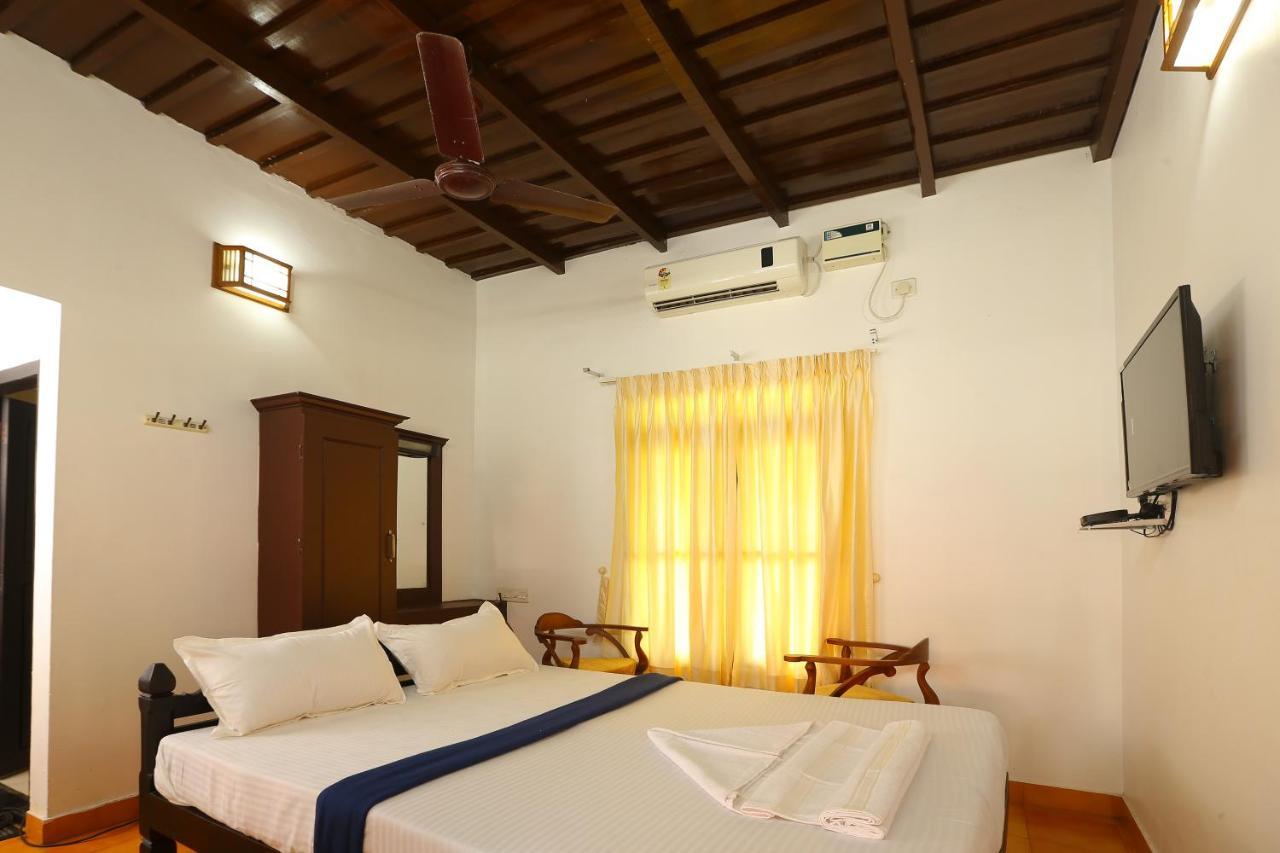 Palmy Lake Resort Alappuzha Ngoại thất bức ảnh